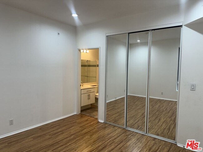 Building Photo - 8614 Burton Wy