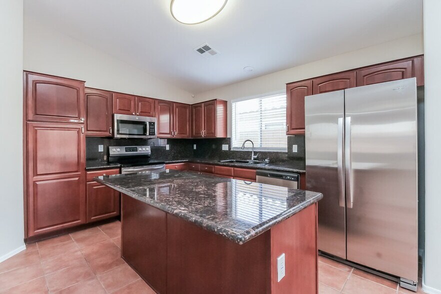 Building Photo - 3341 W Yellow Peak Dr