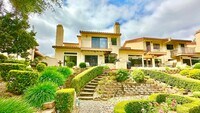 Building Photo - Stunning and Well Appointed High-End Two-S...