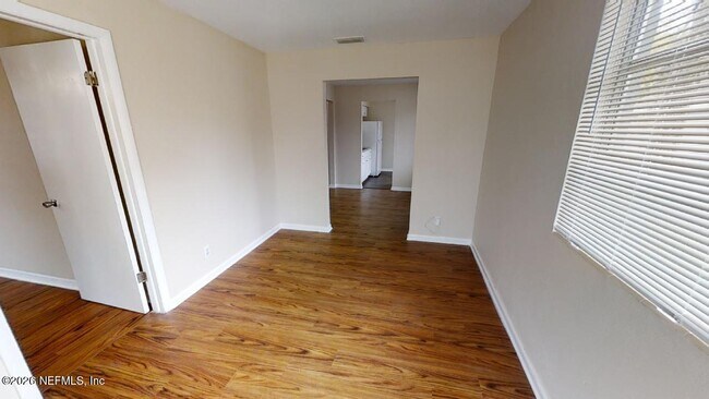 Building Photo - 2178 W 41st St