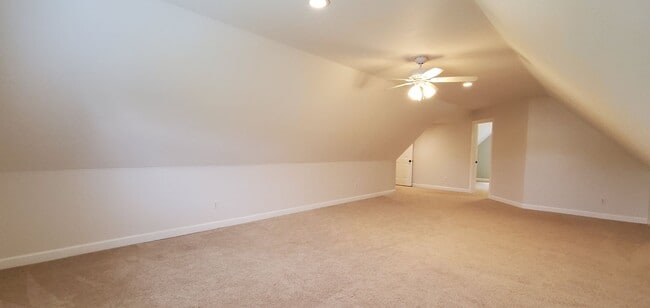 Building Photo - Spacious 5 Bedroom Executive Level Home
