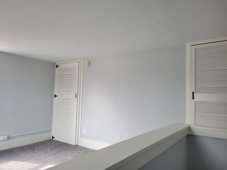 Building Photo - 106 Emerson Ave