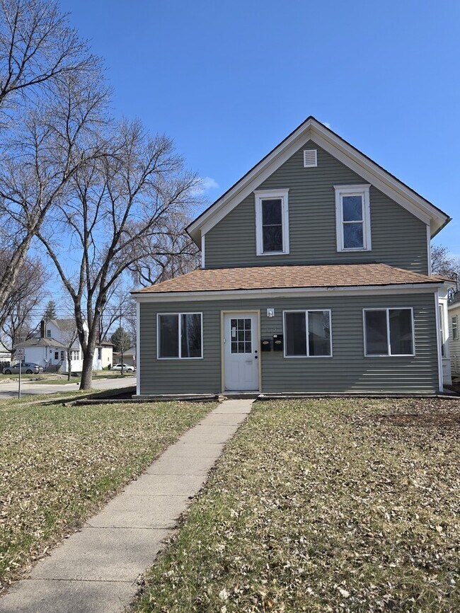 Primary Photo - 732 N 5th St