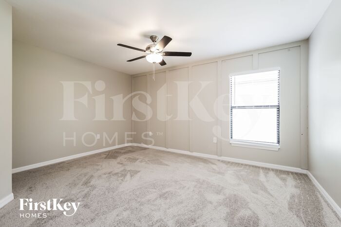 Building Photo - 354 Shadow Lakes Dr