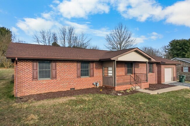 Building Photo - 983 Beverly Dr