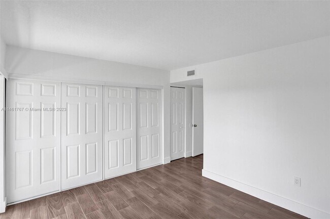 Building Photo - 675 NW 85th Ct