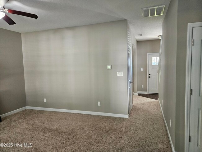 Building Photo - 609 Winfall Dr