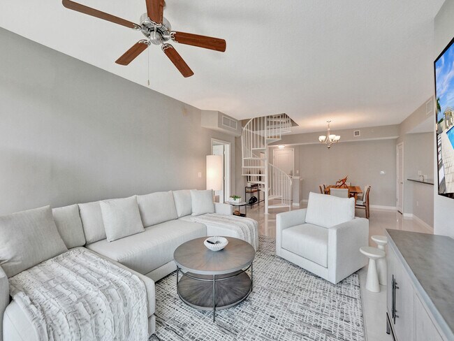 Building Photo - 225 NE 1st St