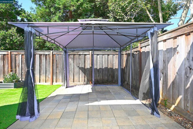 Building Photo - 200 Powhattan Ct