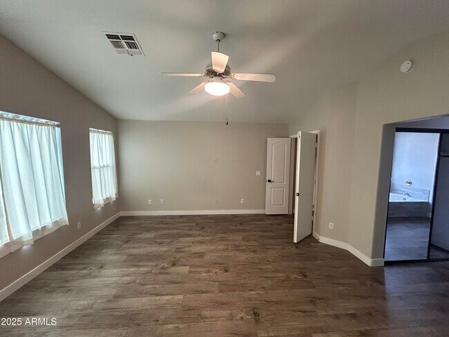 Building Photo - 1611 W Musket Way