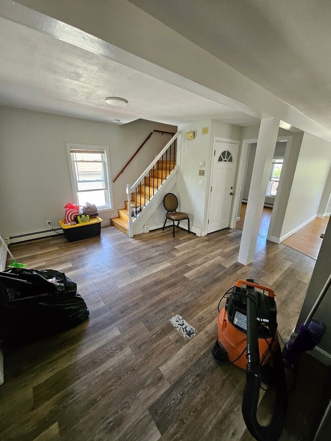 Building Photo - Beautiful two-story, four-bedroom unit!