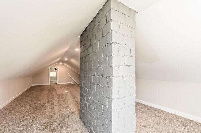 Building Photo - 917 Lockbourne Rd