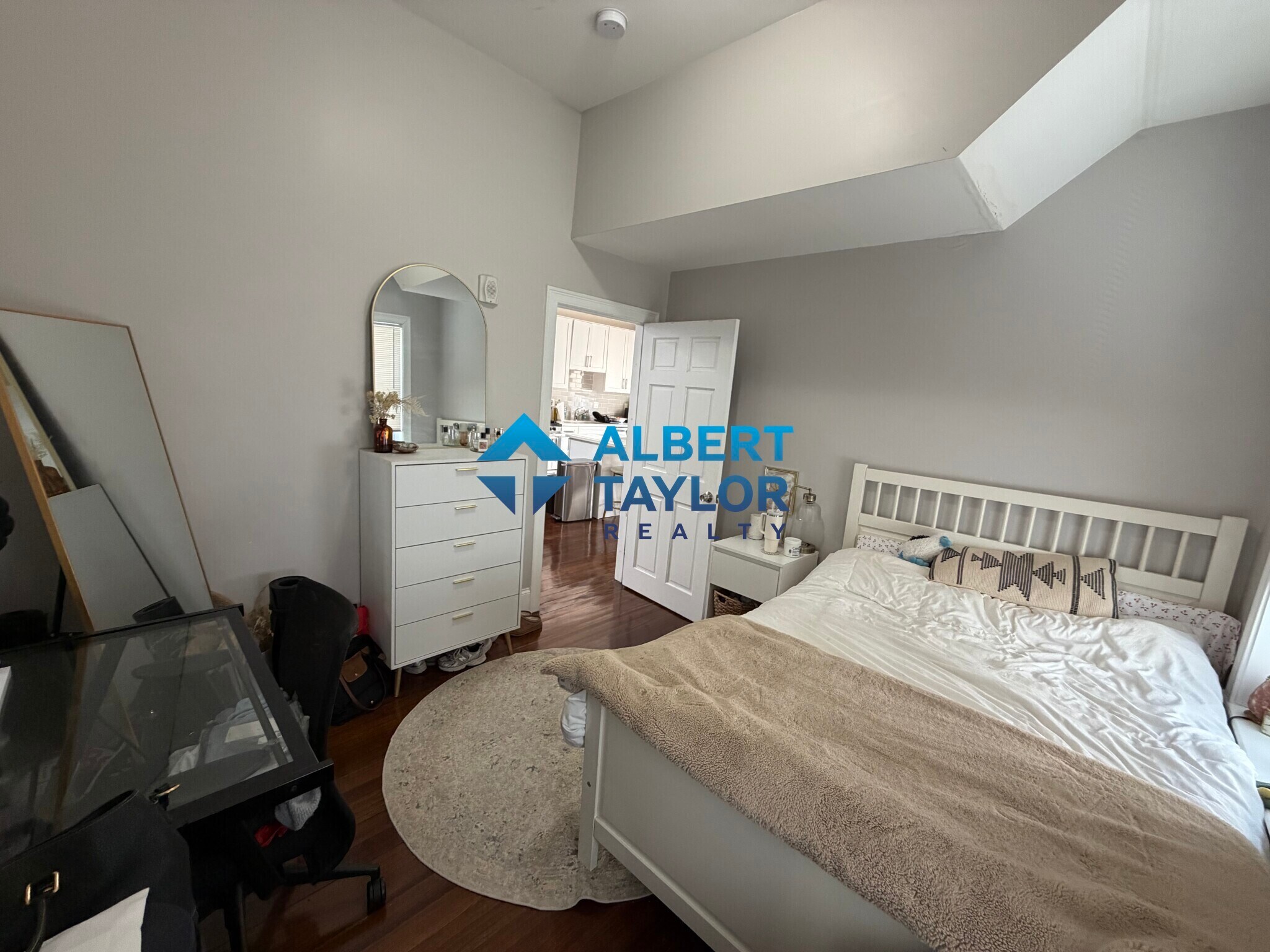 Building Photo - 92 Calumet St