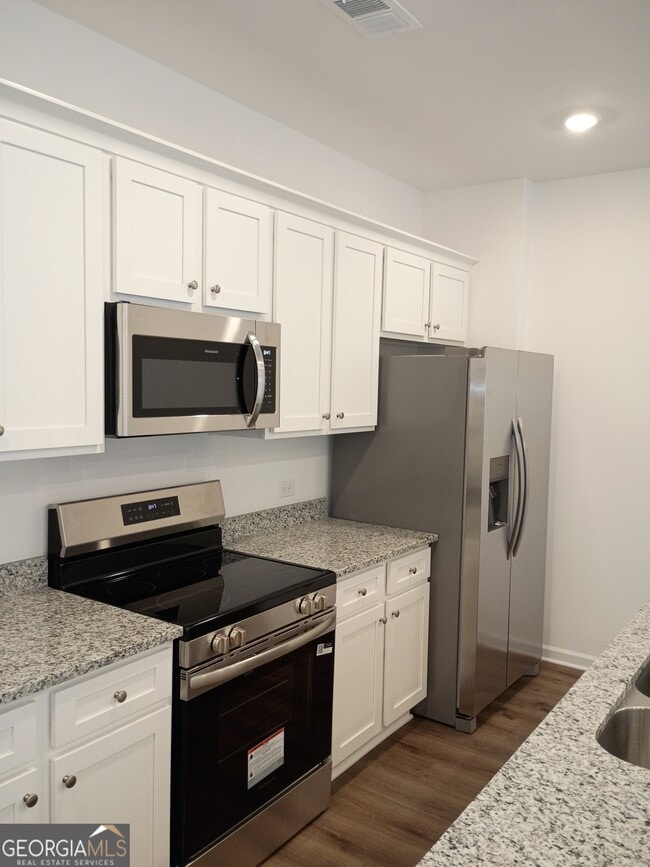 Building Photo - 236 Kenoot Dr