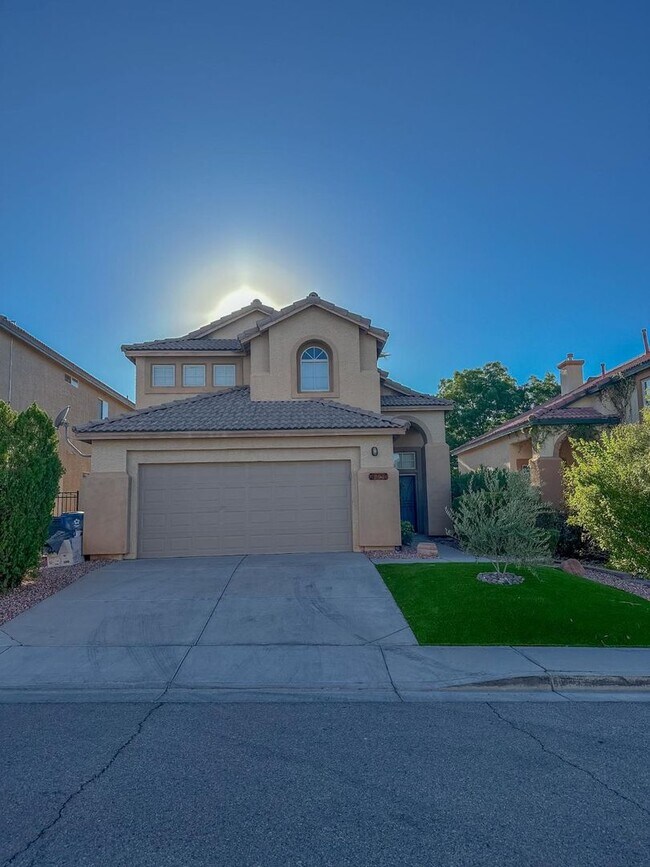 Building Photo - Spacious 3 Bedroom, 2.5 Bath Home with No ...