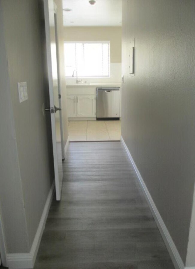 Building Photo - 850 Bellomy St