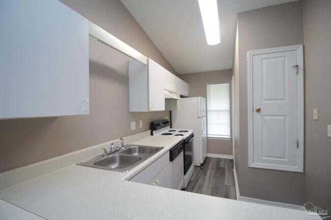 Building Photo - 309 Loveland Cir