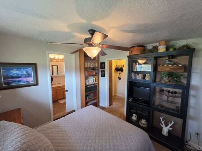 Building Photo - 5675 E Burris Ln