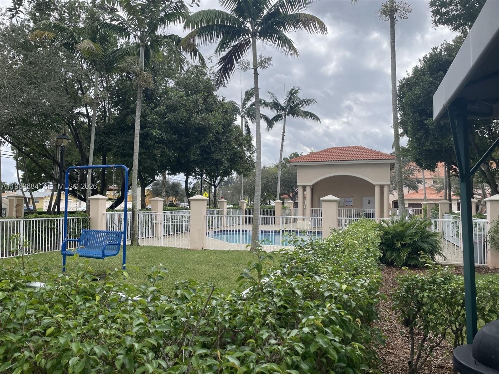 Building Photo - 8835 S Isles Cir