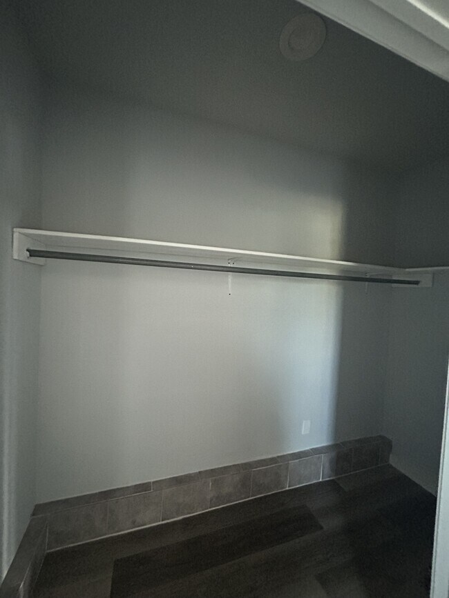 Building Photo - 1208 Alexander St