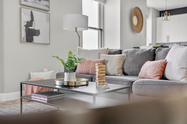 Building Photo - 400 Walnut St