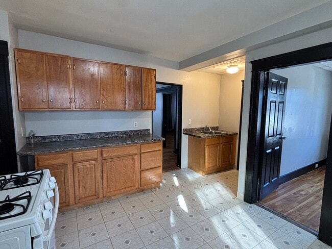 Building Photo - 26 Catharine St