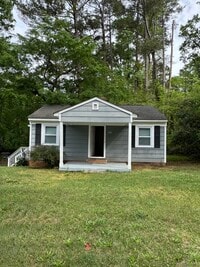 Building Photo - 521 Pineneedle Rd