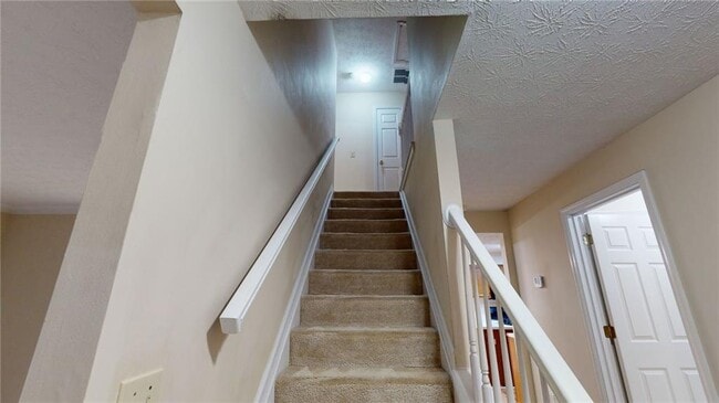 Building Photo - 110 Beaverwood Ln