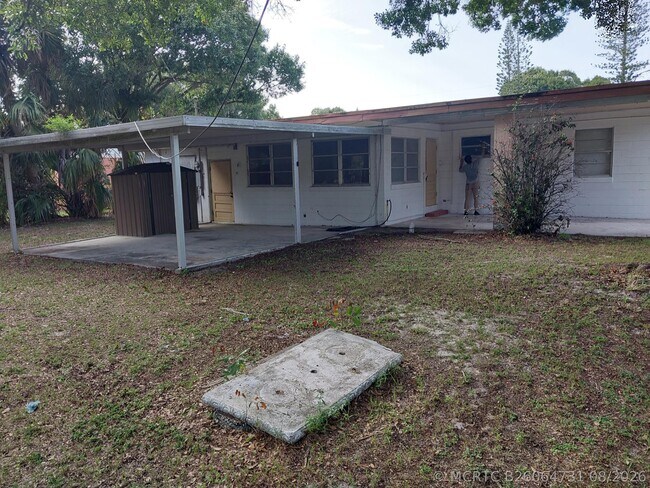 Building Photo - 201 Osceola Ave