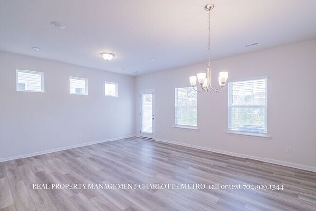 Building Photo - Stylish 3-Bedroom Gem Near I-485 & Charlotte Hotspots