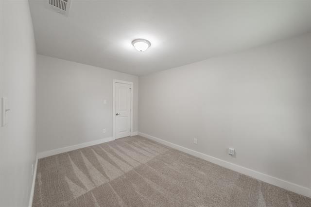 Building Photo - 916 S Rosemont Ave
