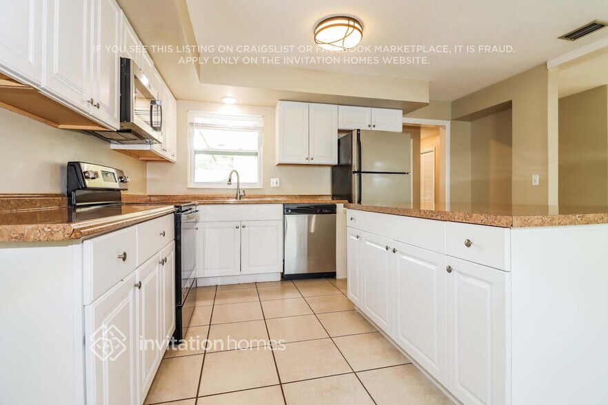 Building Photo - 2136 17th Terrace SW
