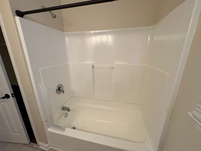 Building Photo - Available to Show