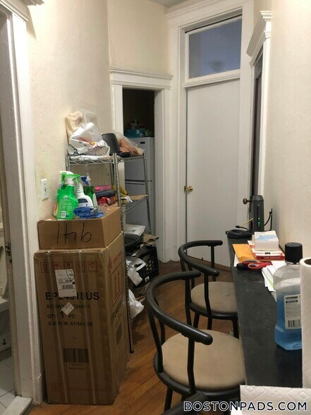 Building Photo - 463 Park Dr