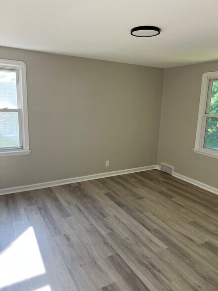 Building Photo - 17408 Invermere Ave