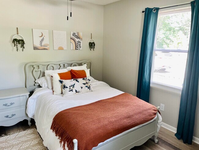 Building Photo - 6968 Corydon Ridge Rd NE