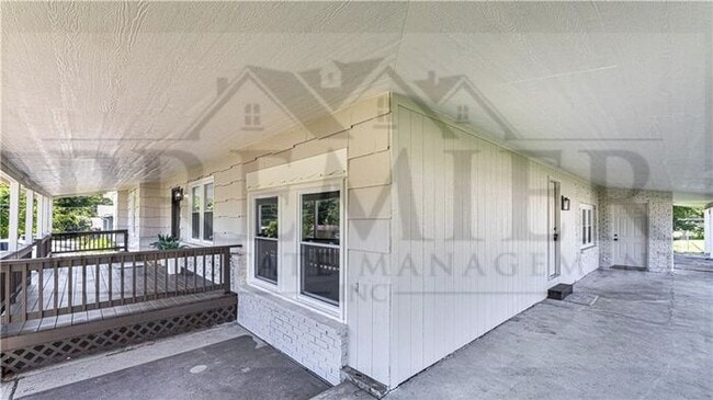 Building Photo - 16312 E Independence Ave