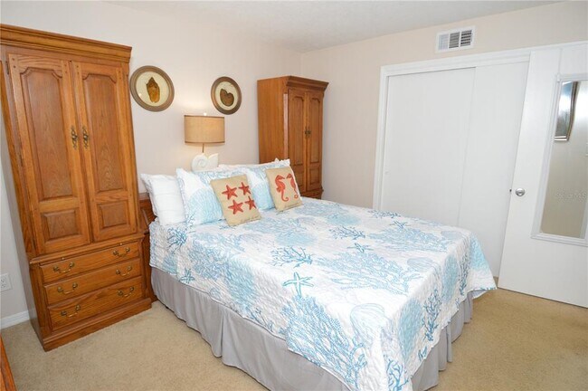 Building Photo - 213 Sea Horse Dr SE