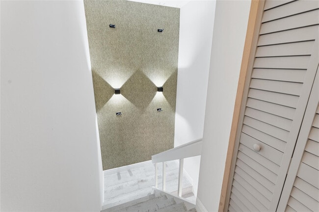 Building Photo - 23048 Oxford Pl