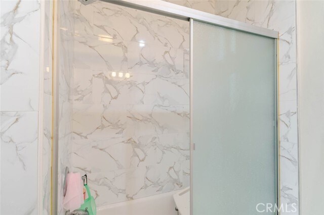 Building Photo - 1217 N Kingsley Dr