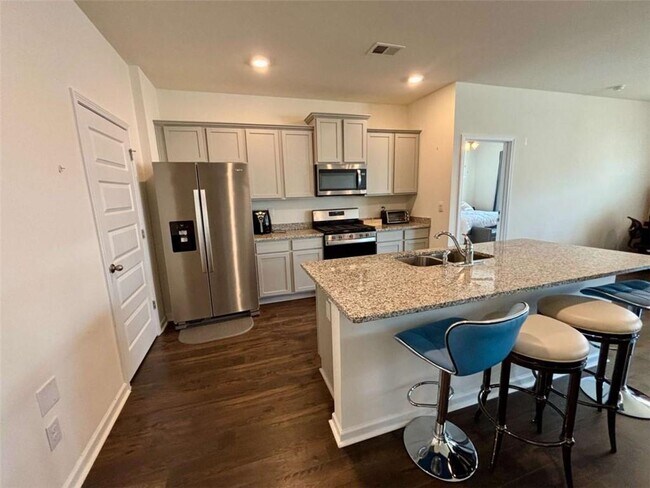 Building Photo - 95 Condor Ct