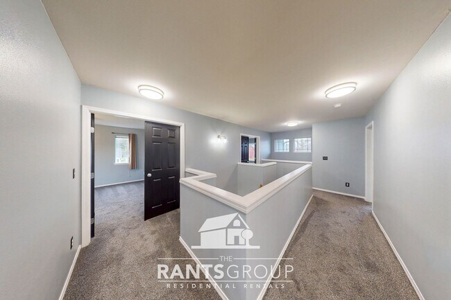 Building Photo - Updated Yelm Home with A/C, Bonus Room, and Fenced Yard!