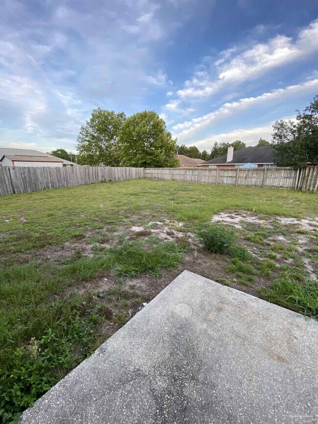 Building Photo - 4003 Lochmoor Dr