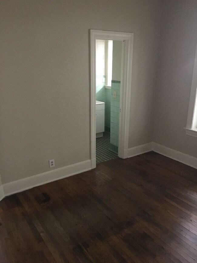 Building Photo - 1143 A&amp;B N Broad St.