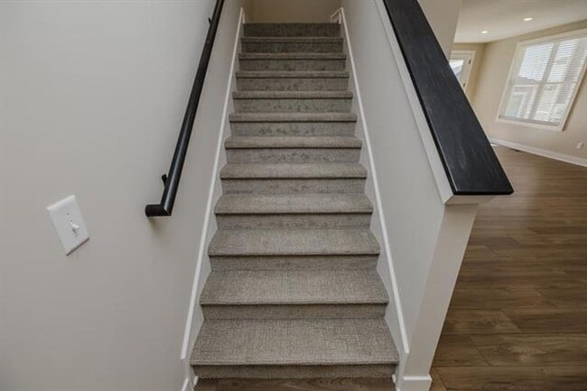 Building Photo - Brand New 5 bed/3.5 bath