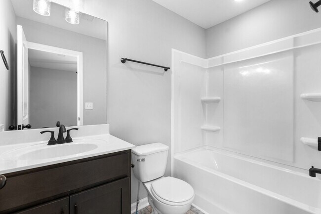 Building Photo - 2 Bedroom Pet Friendly Townhome For Rent N...