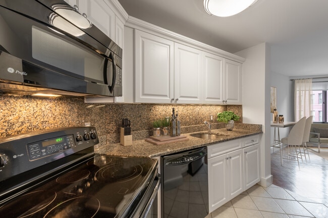 Building Photo - 28 Exeter at Newbury