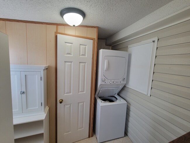 Building Photo - 21 Strollers Ln