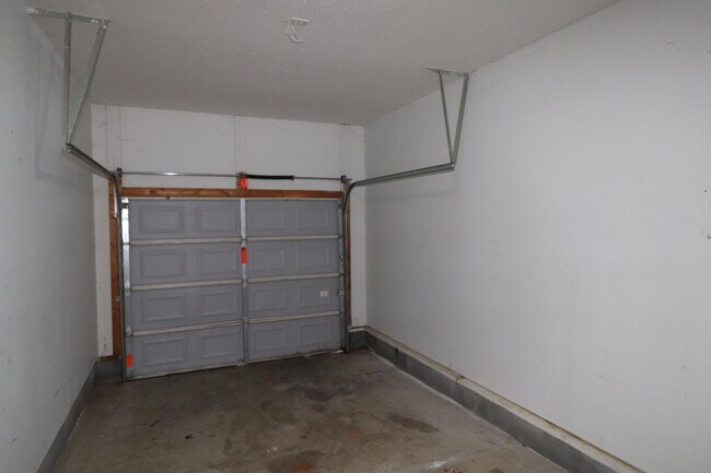 Building Photo - 620 Miles Rd