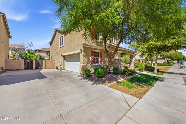 Building Photo - 2250 E Wayland Dr